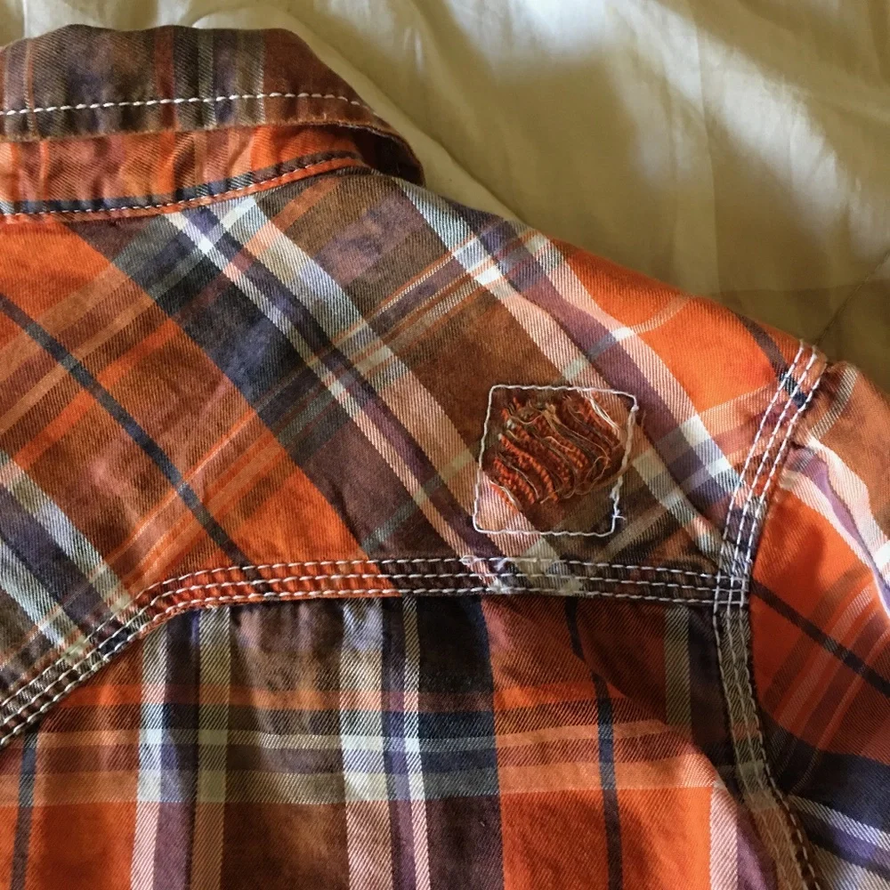 Buckle Boys Distressed Western Style Shirt size M